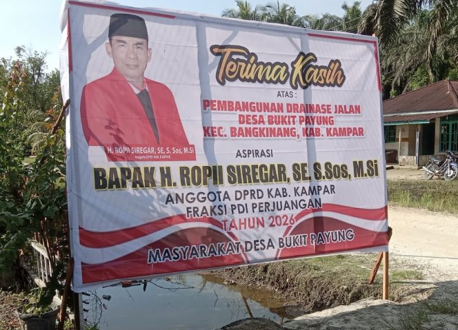 
					Bangun Drainase di Bukit Payung, Anggota DPRD Ropii Siregar: Aspirasi Warga Harus Diperjuangkan
