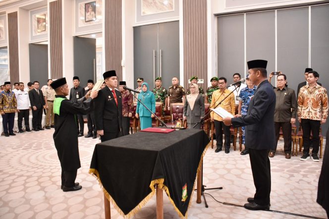 
					Ardi Mardiansyah Resmi Dilantik Bupati Ahmad Yuzar Jadi Sekda Kampar