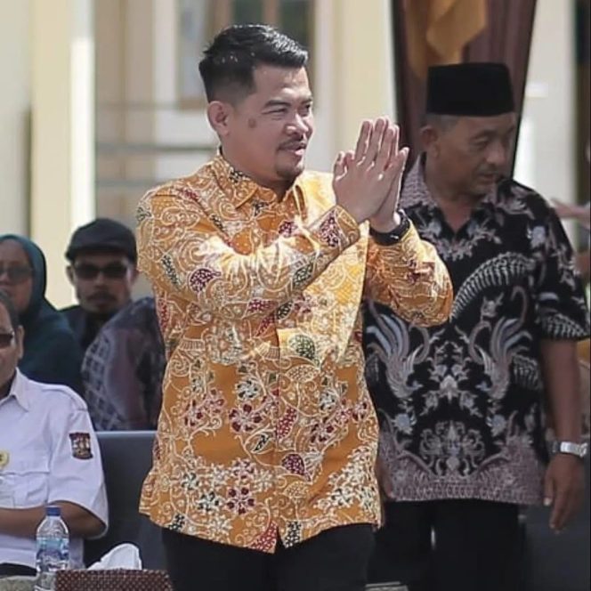 
					Sambut Kedatangan Jemaah Haji Asal Kampar, Waka DPRD Iib Nursaleh: Kondisi Fisik Perlu Dipantau Secara Berkala
