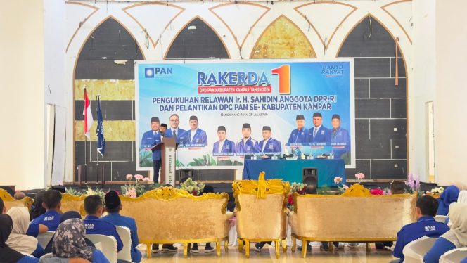 
					DPD PAN Kampar Gelar Rakerda I sekaligus Pengukuhan Relawan Sahidin