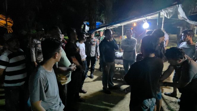 
					Polsek Tambang Razia Warung Remang-remang, Sita Tuak dan Berikan Teguran