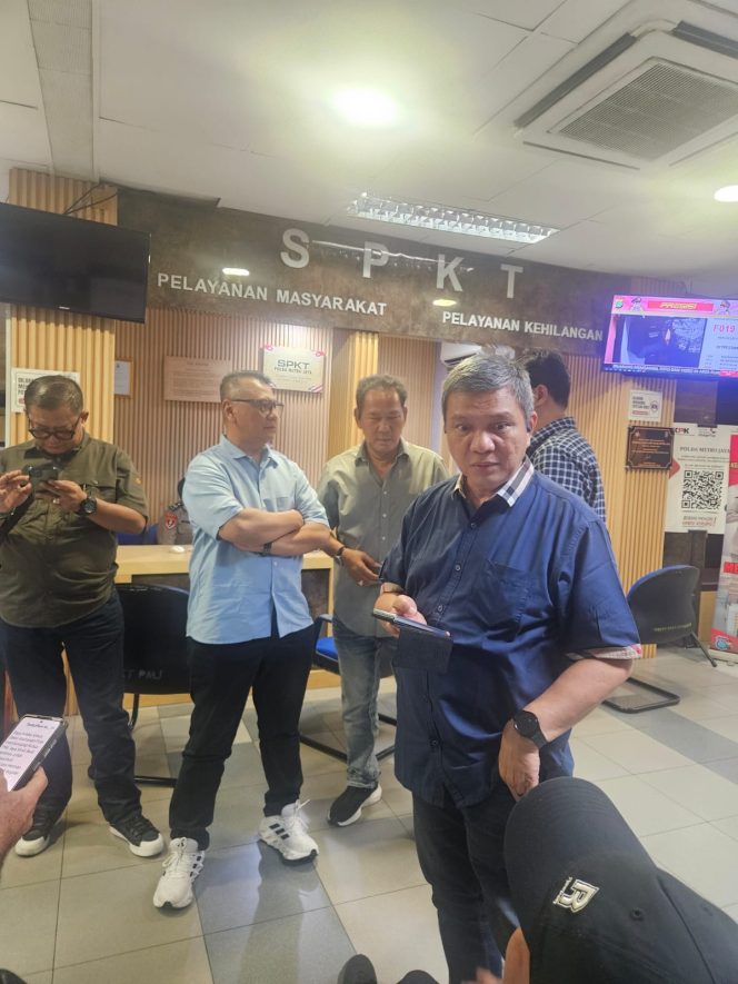 
					PWI Pusat Resmi Melaporkan Hotman Paris ke Polda Metro Jaya