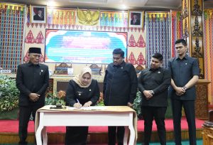 Bupati Kasmarni Apresiasi DPRD Bengkalis Usai Sahkan Perda Pertanggungjawaban APBD 2025