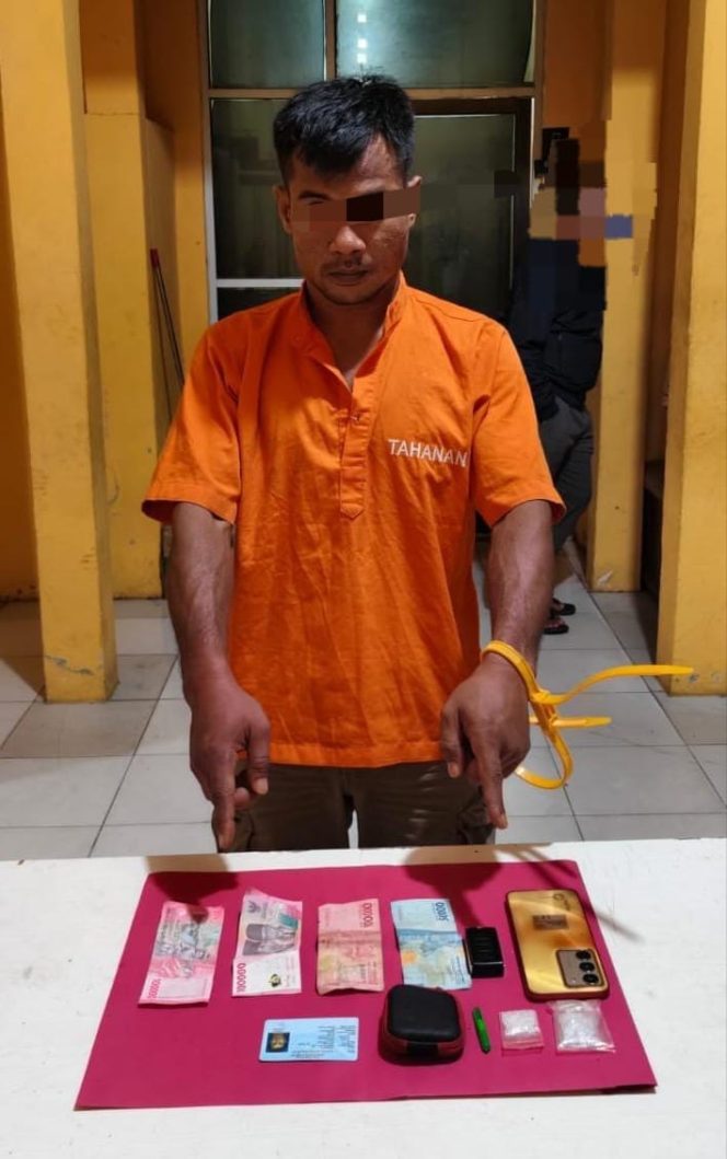 
					Polsek Tapung Hilir Tangkap Pria Diduga Pengedar Narkoba