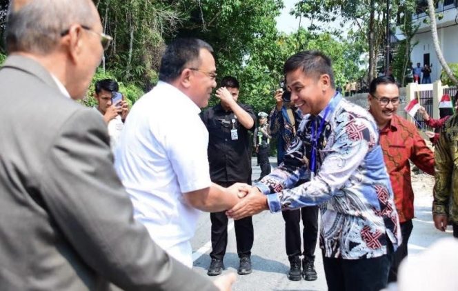 
					Kunker ke UP Bangkinang, Bupati Ahmad Yuzar Sambut Hangat Menteri Lingkungan Hidup
