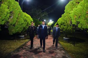 Bupati Inhu Pimpin Apel Kehormatan dan Renungan Suci di TMP Indra Bhakti